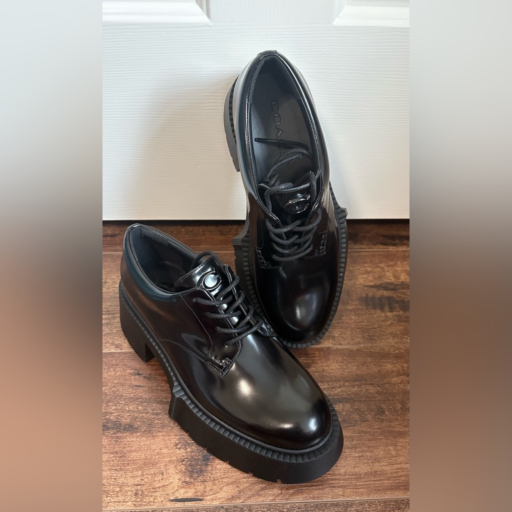 Coach Women's Lyla Platform Leather Derby Flats in Black Leather  size 7.5